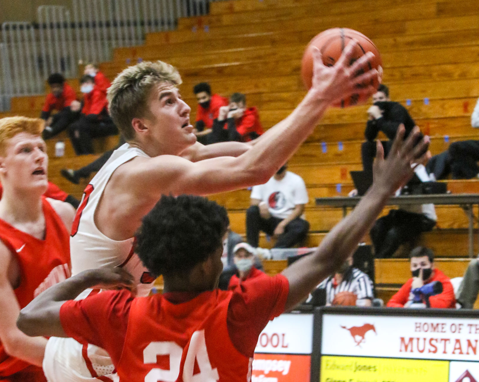 Crown Point at Munster boys basketball